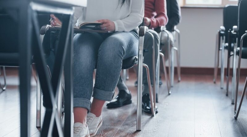 Projeto estabelece limite de alunos por turma da creche ao ensino médio
