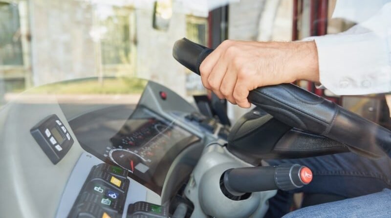 Projeto estabelece piso salarial de R$ 4 mil para motoristas de transporte público