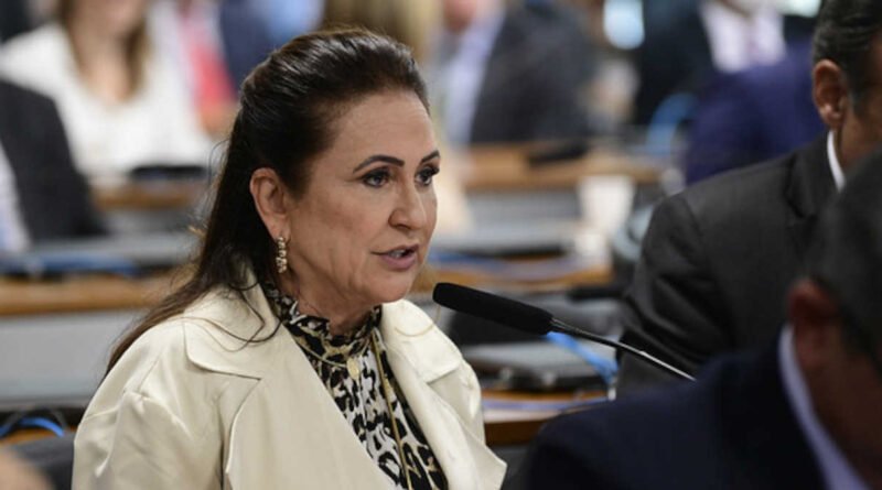 PT formaliza filiação de Kátia Abreu como demonstração de maturidade política