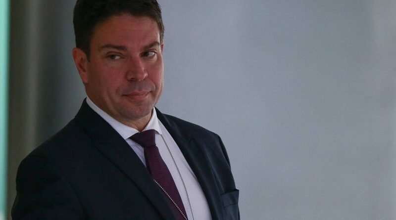 Ramagem é detido pelo ICE, agência de imigração dos Estados Unidos