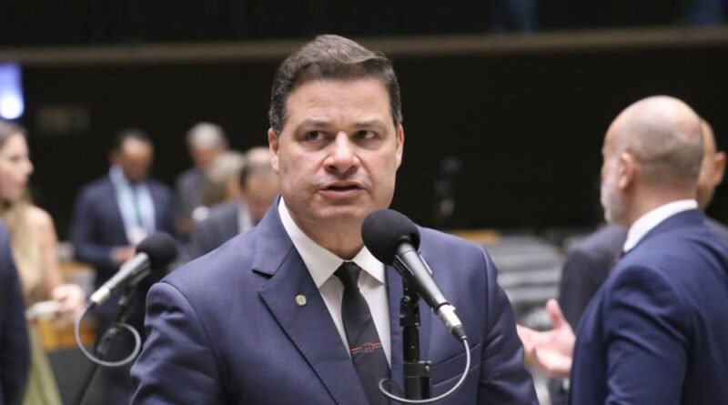 Ratinho Junior escolhe pré-candidato à sua sucessão no Paraná