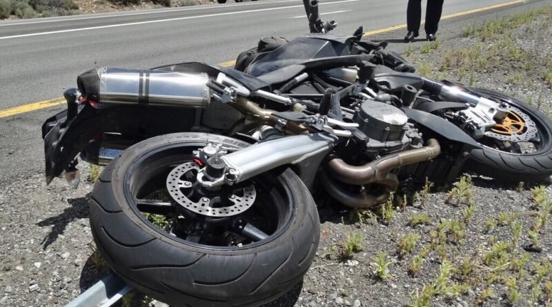 Regra simples que pode evitar quedas de motocicleta é frequentemente ignorada, mas apenas 8 segundos podem salvar vidas