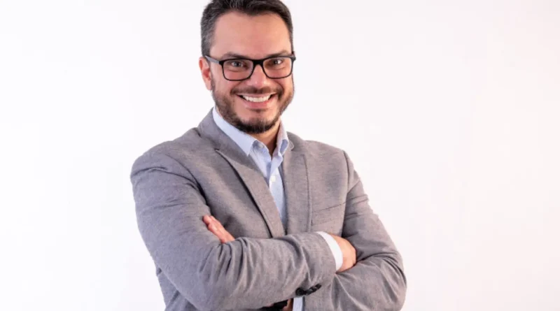 Rodrigo Saccone é o novo responsável pela comunicação da pré-campanha de Flávio Bolsonaro e se despede da in.Pacto