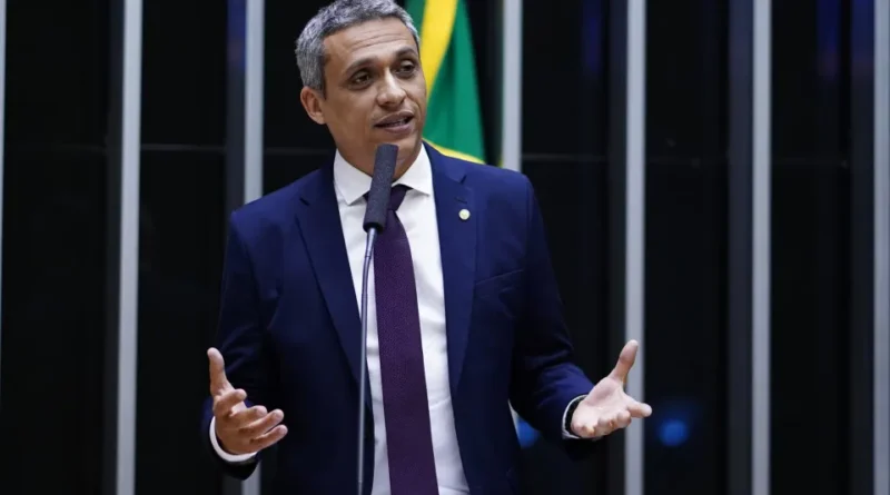 STF aceita denúncia e Gustavo Gayer se torna réu por injúria ao associar Lula a Hamas e nazismo