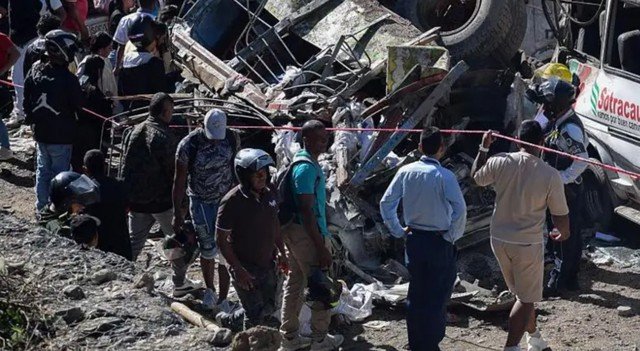 Terror na Colômbia: Ataque a bomba provoca 14 mortes e intensifica tensão pré-eleitoral