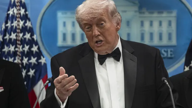 Trump afirma que motivo dos disparos é incerto e classifica atirador como 'lobo solitário'
