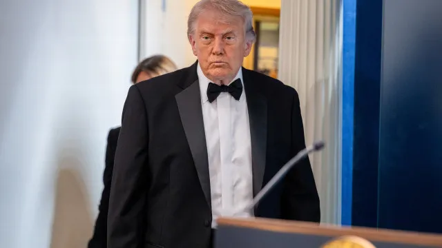 Trump defende construção de salão de baile e afirma que situação atual "nunca teria acontecido"