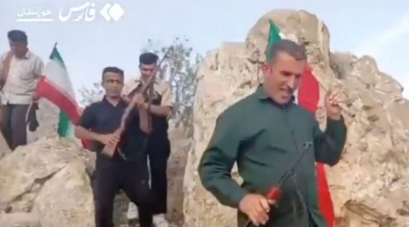 TV iraniana exibe imagens de homens armados à procura de piloto americano