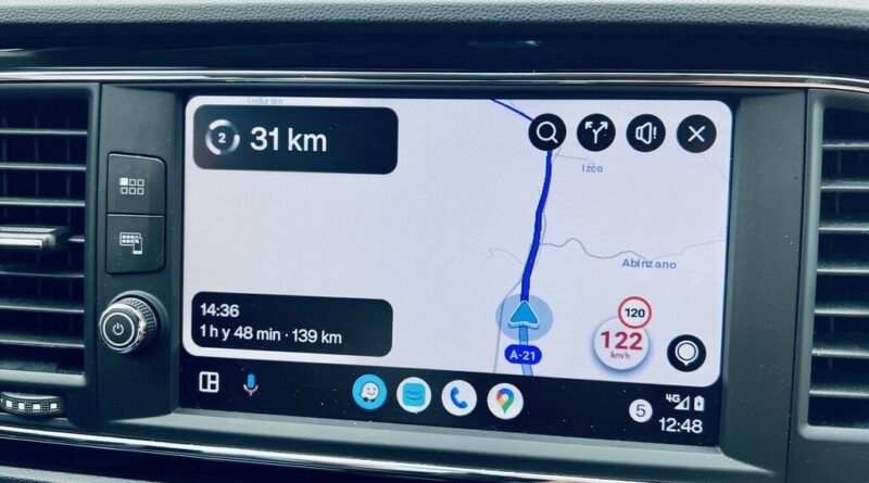 Velocímetro do carro pode indicar velocidade superior à do Google Maps e Waze e sua importância na condução