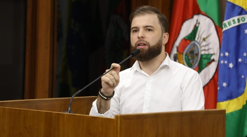 Vereador propõe eliminação de cargos de secretário-adjunto para diminuir despesas em Caxias do Sul