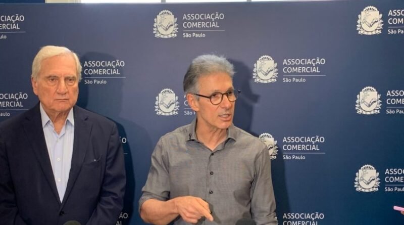 Zema critica PL e se posiciona como mais alinhado à direita