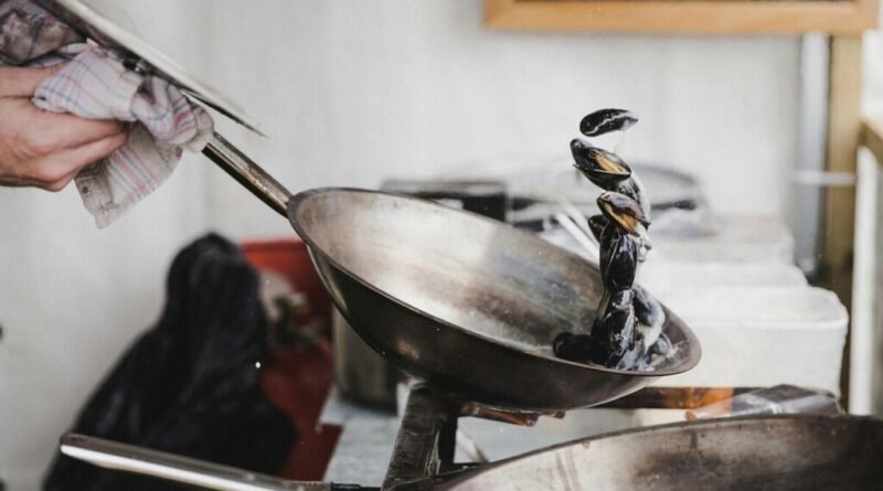 A frigideira de aço: um tesouro na cozinha que exige conhecimento para ser bem aproveitado