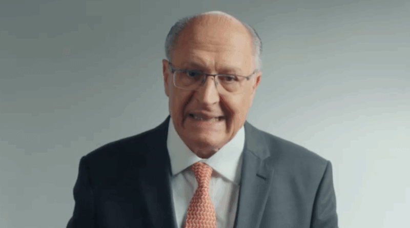 Alckmin afirma em vídeo do PSB que não é possível defender outra bandeira