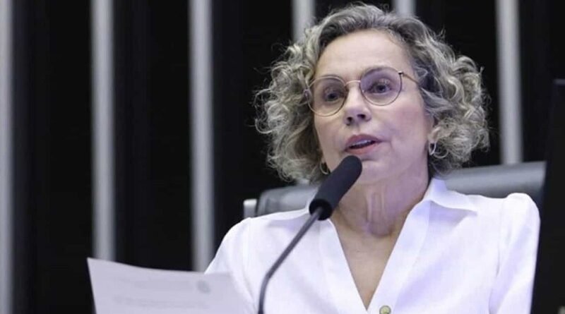 Ana Paula Lima busca proibir uso político de redes sociais por policiais