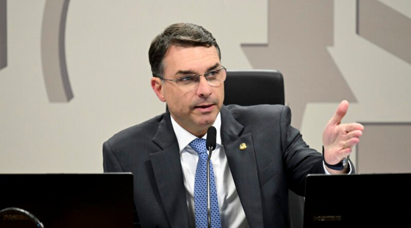 AtlasIntel/Bloomberg revela que 95,6% dos eleitores estão cientes de áudio e mensagens entre Flávio Bolsonaro e Vorcaro