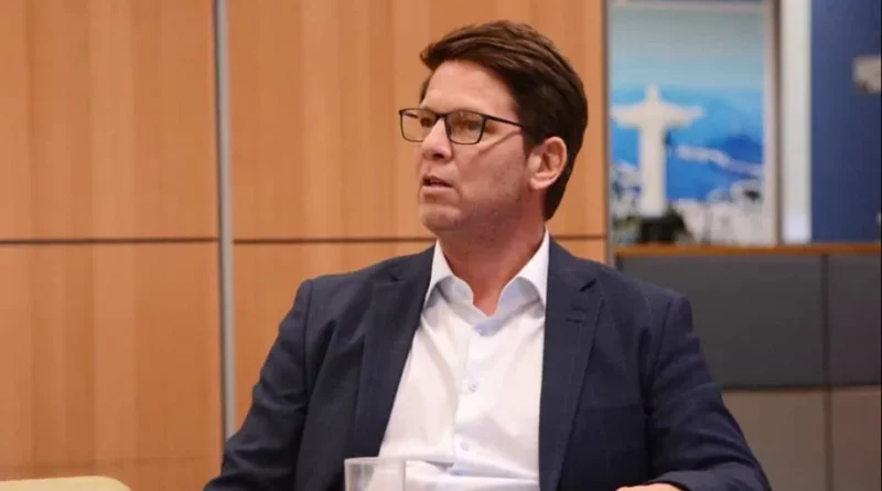 Áudio revela agradecimento de Mario Frias a Vorcaro por apoio a filme, segundo site