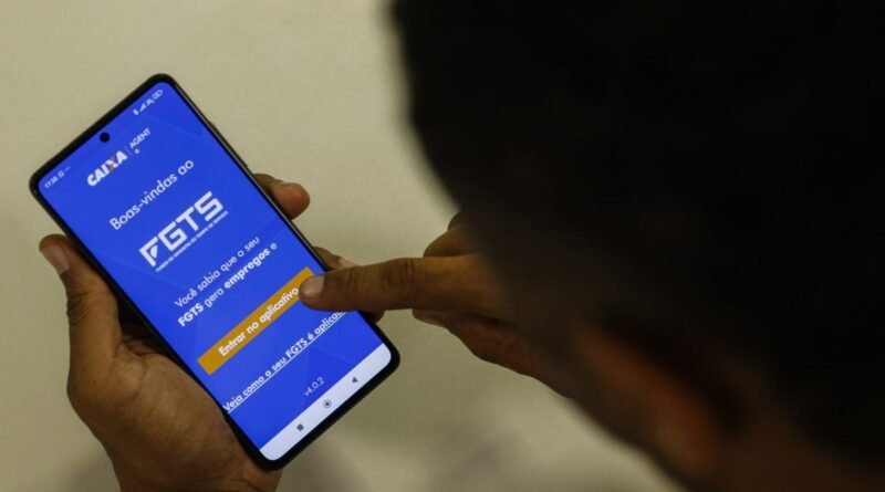 Caixa libera saque-aniversário do FGTS para trabalhadores demitidos