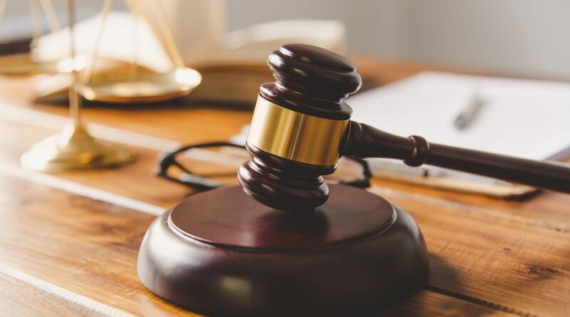 CCJ aprova projeto que permite advocacia privada a membros da AGU