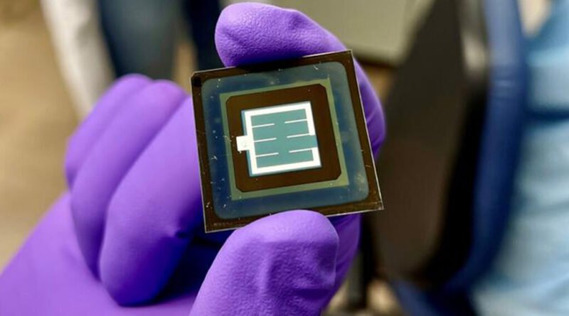 Cientistas encontram solução para o desafio dos novos painéis solares com uso do mineral perovskita em escala industrial