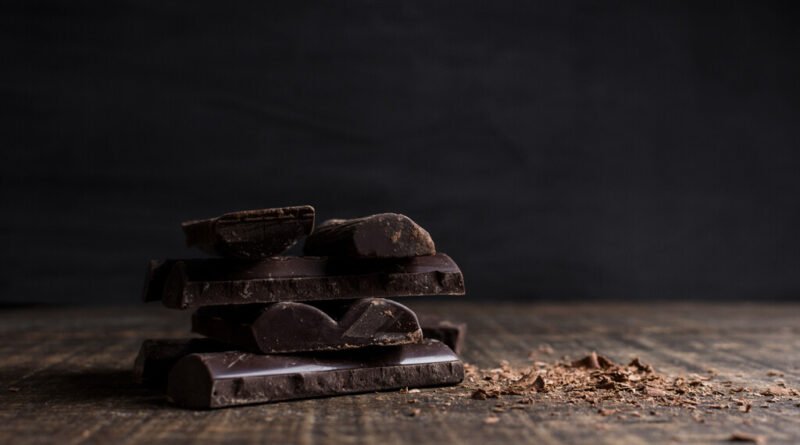 Comer chocolate à noite pode agradar ao paladar, mas prejudica o sono