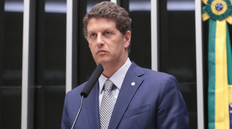 Conflito entre Salles e Constantino e Eduardo Bolsonaro e Mário Frias marca disputa por chapa ao Senado em SP
