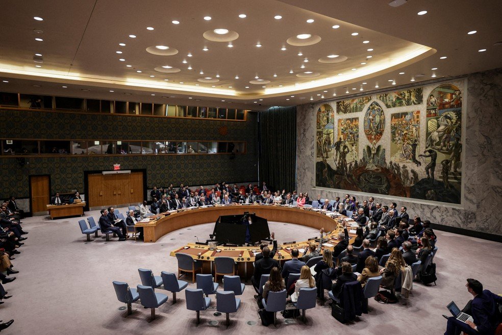 Sessão no Conselho de Segurança da ONU que votou e rejeitou resolução permitindo uso da força no Estreito de Ormuz, em 7 de abril de 2026.