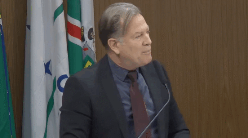 Deputado do PL solicita porte de arma após desavença com colega de partido