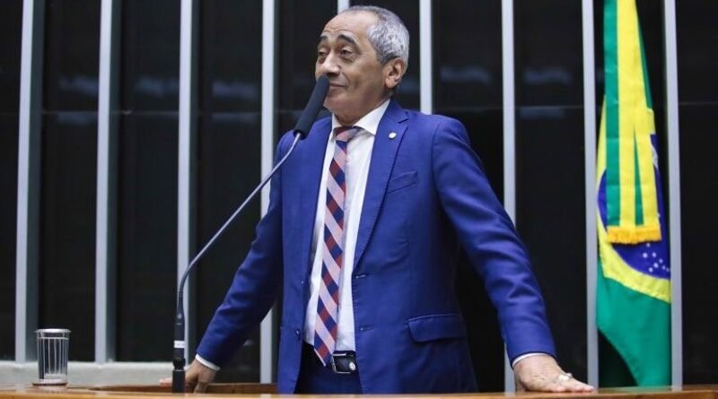 Deputado propõe garantia de cultos religiosos em instituições de ensino