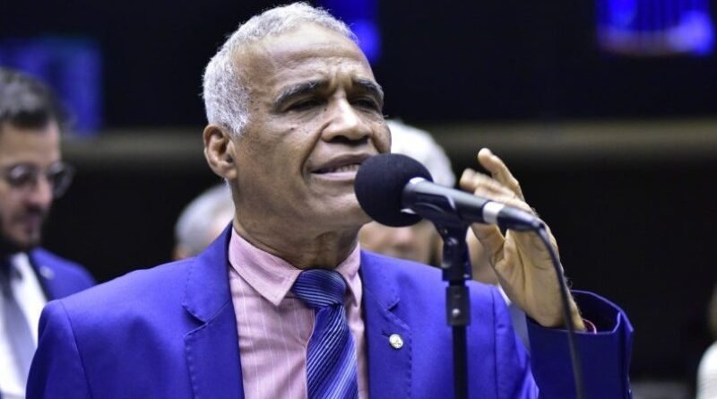 Deputado propõe restrições ao uso de banheiros coletivos com base no sexo biológico