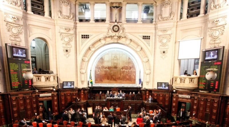 Deputados exigem respeito de Lula após ligação da Alerj com milícias