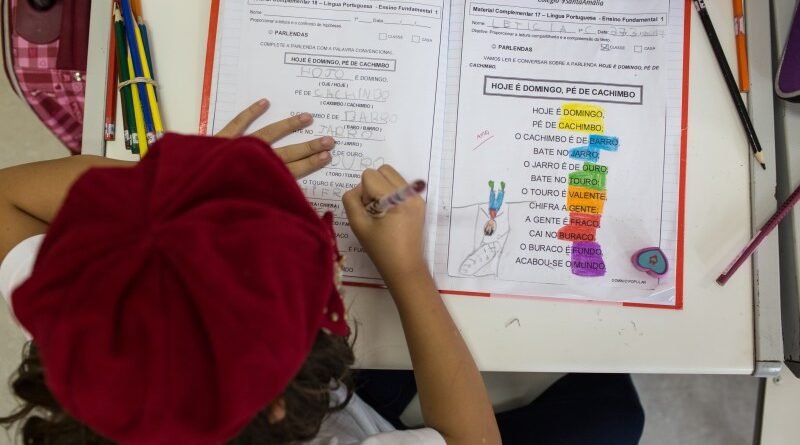 Duarte Jr. sugere formação em educação inclusiva para docentes