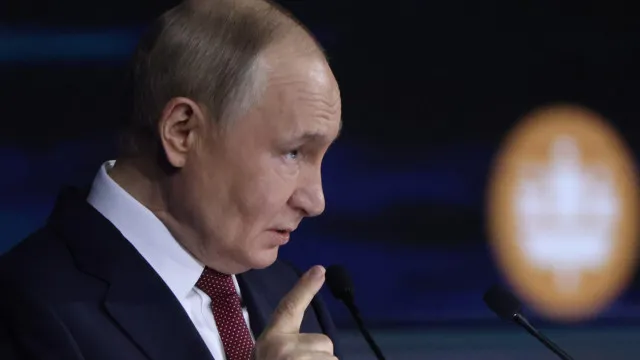 Embaixadas mantêm funcionamento em Kiev diante de ameaças da Rússia