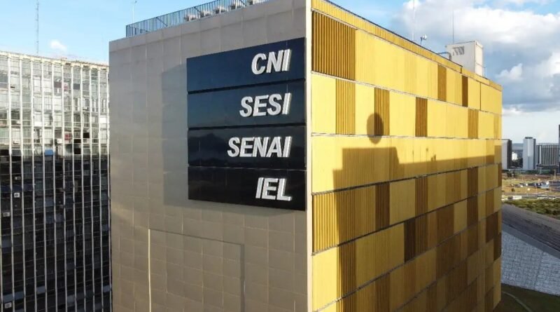 Entidades da indústria e do varejo reagem ao fim da taxa das blusinhas