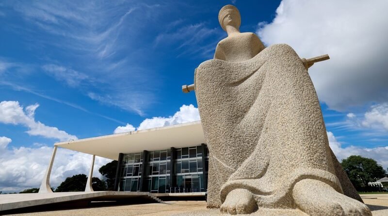 Erros do Supremo Tribunal Federal exigem correções urgentes