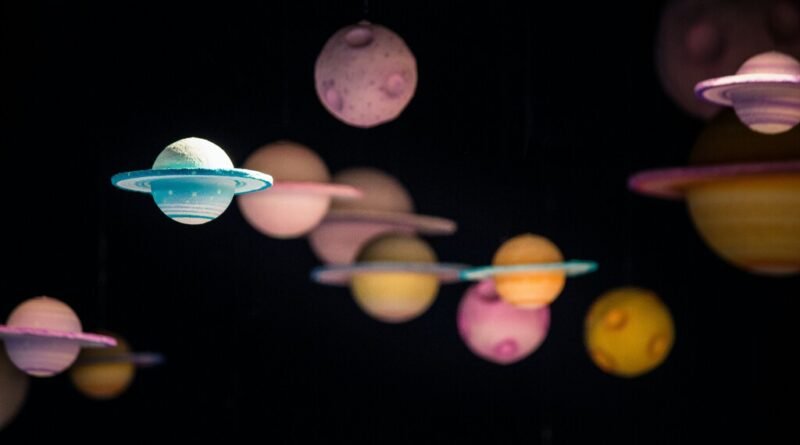Estranha combinação de planetas desafia regras sobre formação de mundos