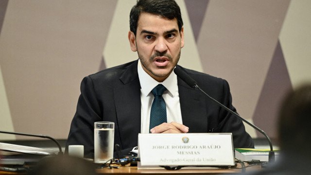 Flávio Bolsonaro é o mais rejeitado após divulgação de áudio com Vorcaro, revela pesquisa Atlas/Bloomberg