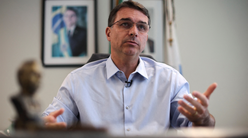 Flávio Bolsonaro promete usar prestígio para reduzir maioridade penal se for eleito
