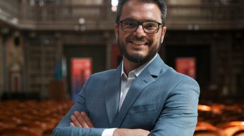 Flávio troca assessor da campanha após saída de marqueteiro