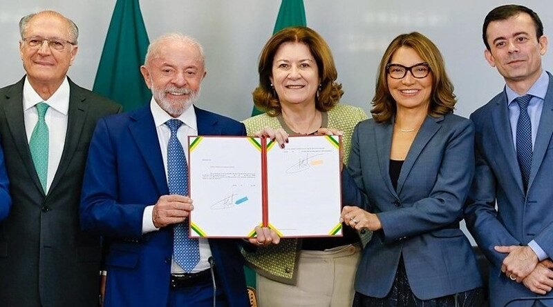Governo publica medida provisória que extingue taxa sobre blusinhas