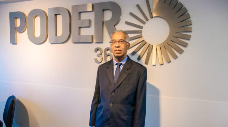 Henrique Miguel realiza visita ao Poder360