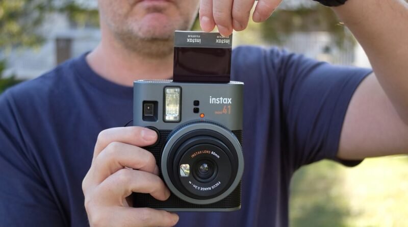 Instax Mini 41 é testada: câmera analógica que imprime fotos com estilo