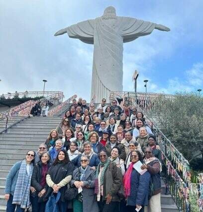 Irmãs Teresianas de três continentes realizam visita ao Cristo Protetor de Encantado