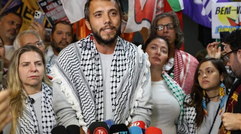 Israel anuncia libertação do ativista brasileiro Thiago Ávila neste sábado