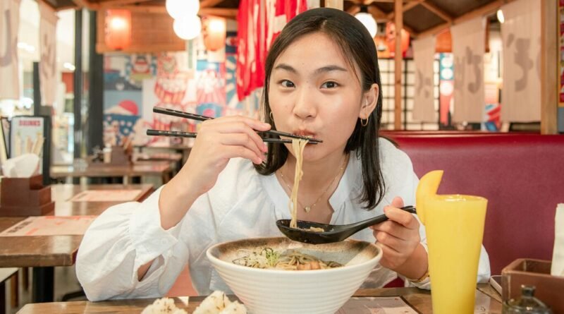 Japão registra recorde de fechamento de restaurantes de ramen devido à barreira dos 1.000 ienes