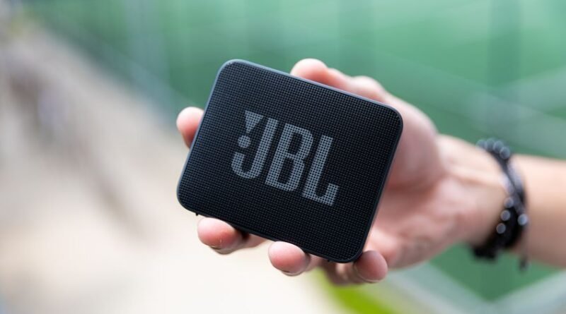 JBL oferece caixa de som portátil por apenas R$ 125 com cupom desconto