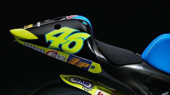 Lenda sobre Aprilia RS125R com número 46, criada por jovem há trinta anos, está à venda