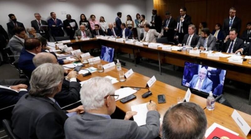 Líderes da Câmara solicitam a retirada de emenda que flexibiliza a PEC 6x1