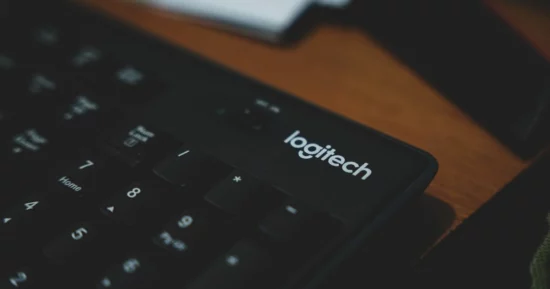 Logitech intensifica investimentos em inteligência artificial, jogos e setor corporativo