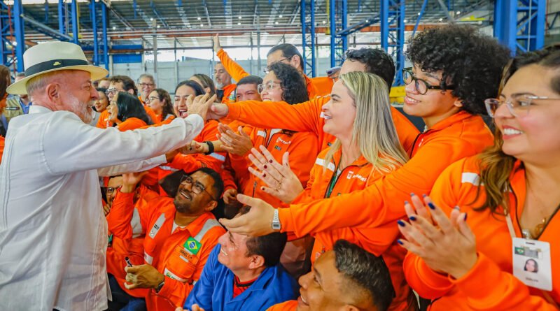 Lula afirma que fake news dominam o mundo e que IA revelará mentiras nas eleições