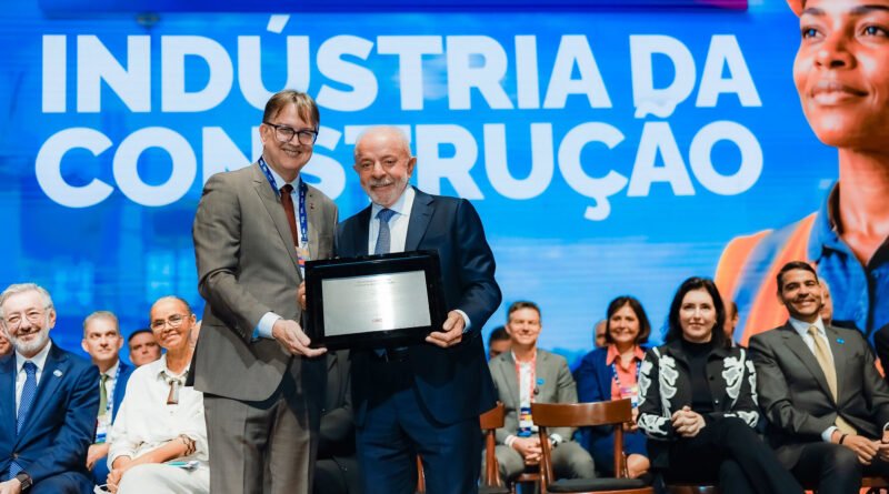 Lula afirma que fim da escala 6x1 respeitará especificidades de cada categoria e que imposições não serão aceitas